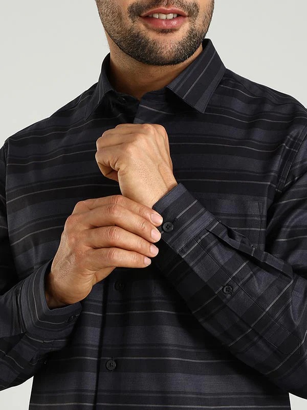Indian Terrain Men's Regular Fit Full Sleeve Striped Black Shirt